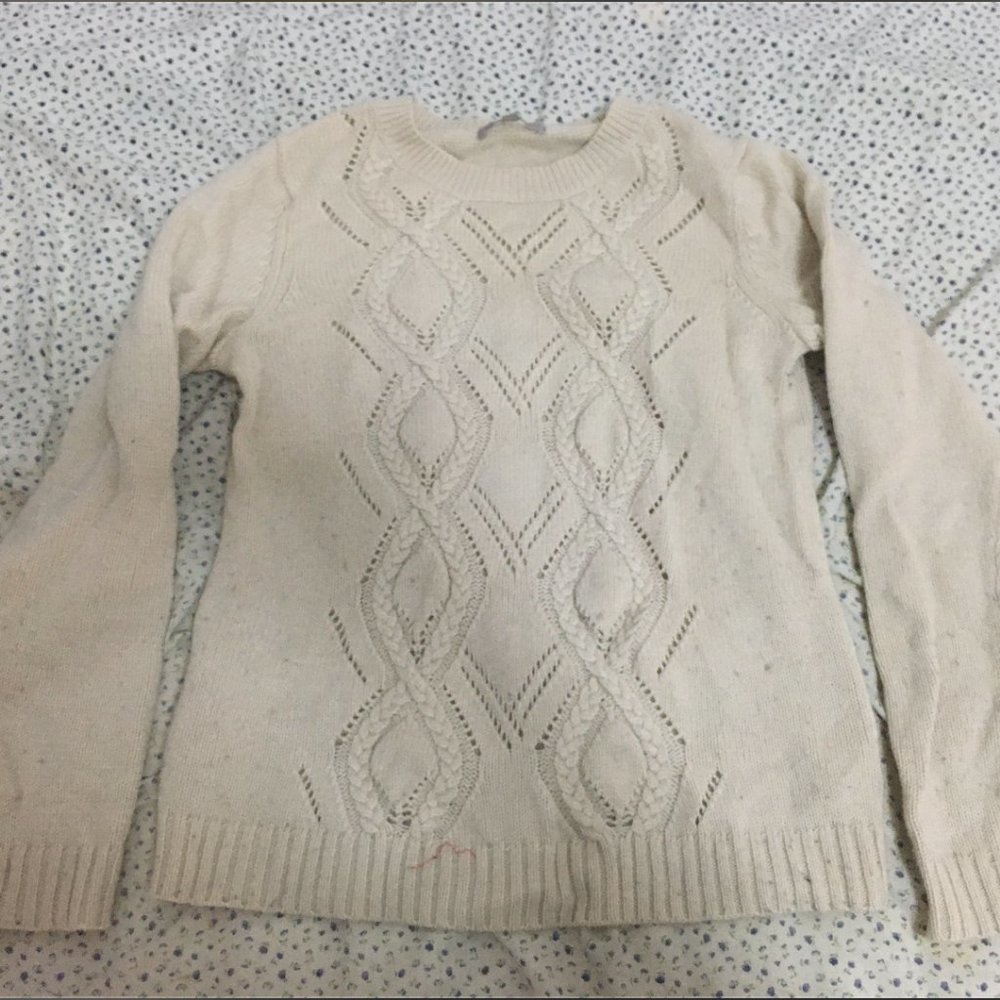 Gap cream colored wool sweater size M